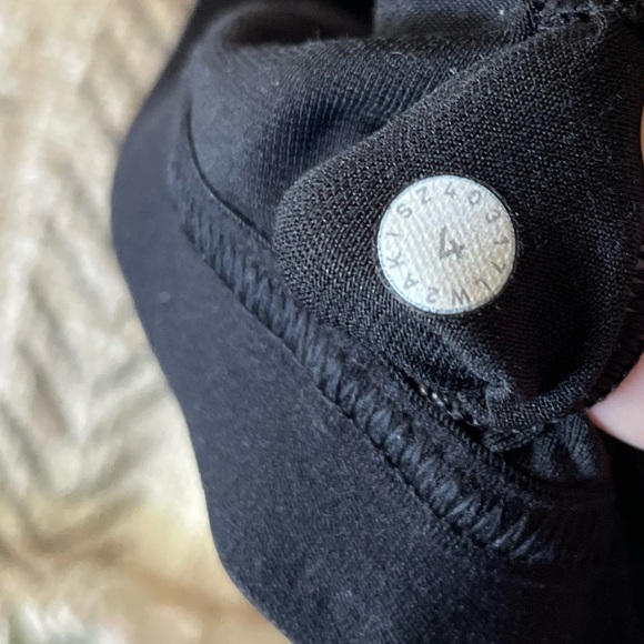 Lululemon Box It Out Sports Bra 4 Black Grey - Picture 7 of 9